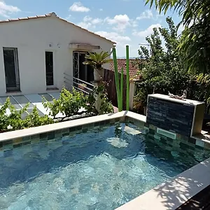 De Charme Avec Piscine Et Jacuzzi Carnoules (Var)