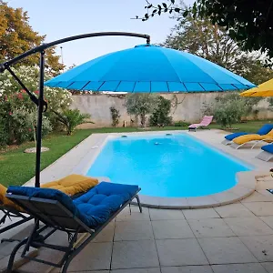 Maisonnette Avec Piscine La Picholine Châteaurenard